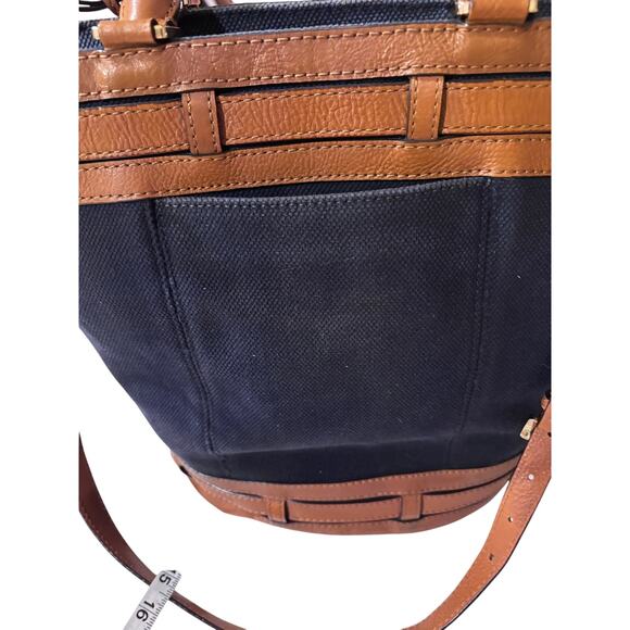 Michael Kors Retired Kingsbury Bucket Bag, Navy in Nice Condition! - Picture 8 of 14